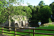 Brug over de Avonmore rivier 