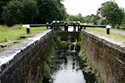 Oud sluisje in kanaal bij Naas 